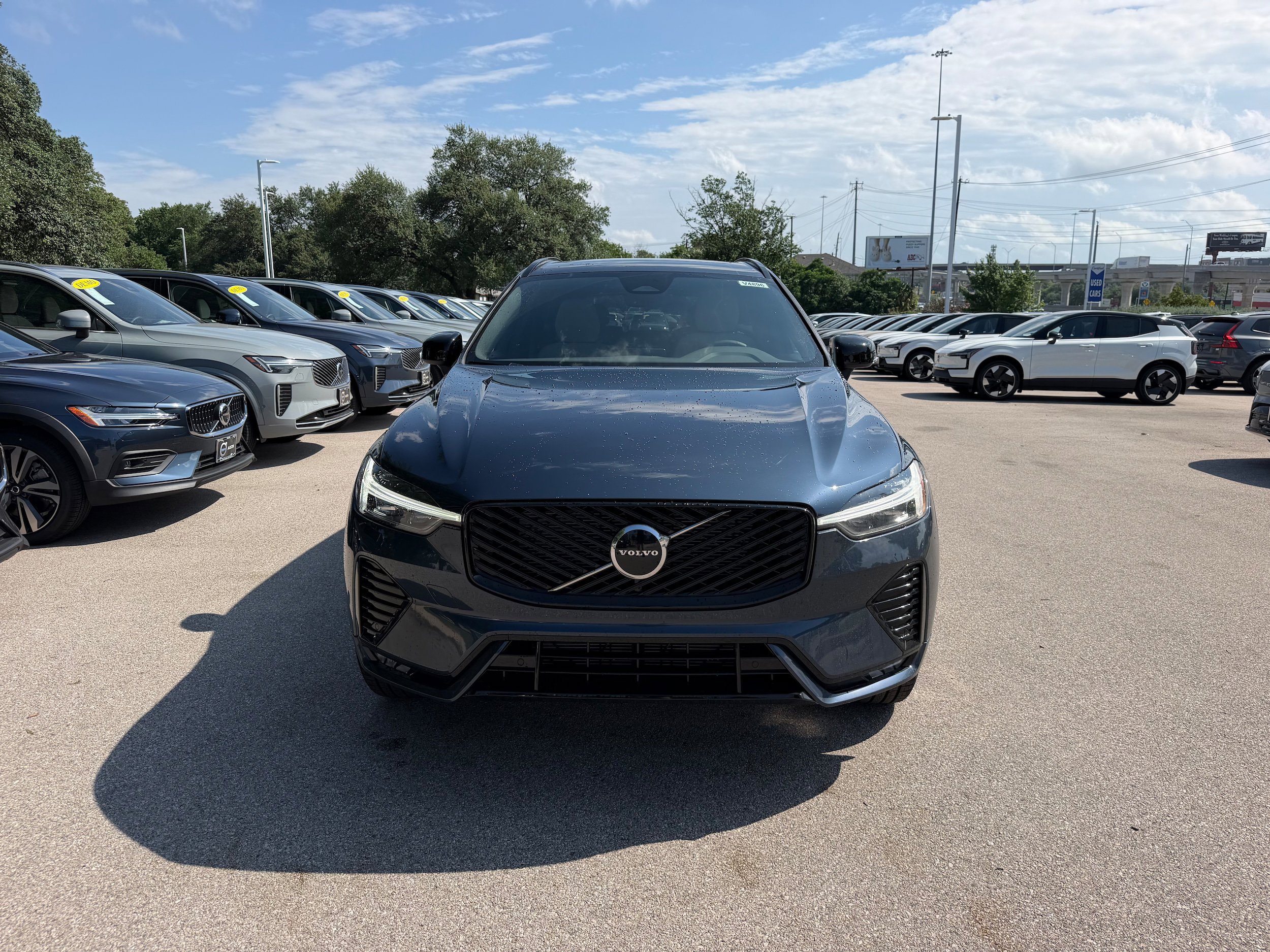 New 2026 Volvo XC60 B5 Core AWD/4WD image 6