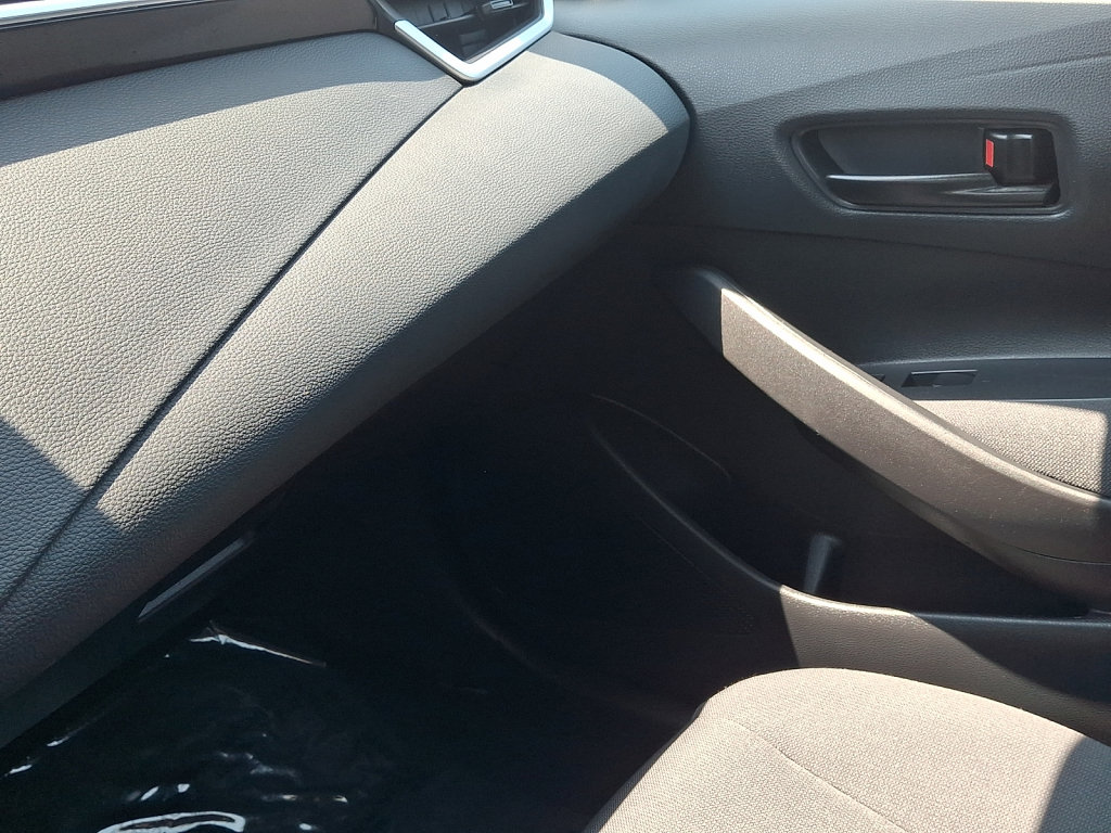 Used 2024 Toyota Corolla LE FWD image 30