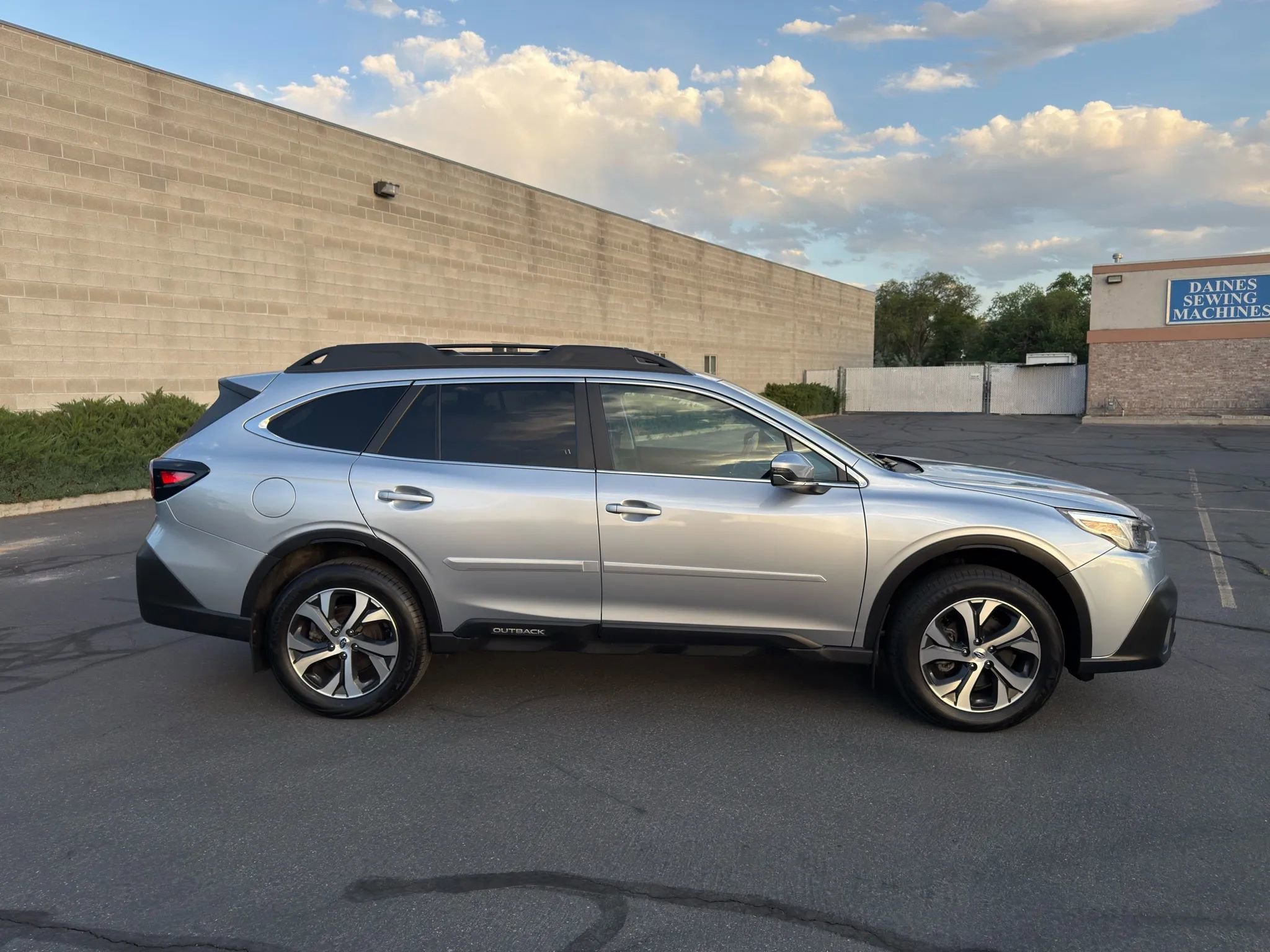 Used 2022 Subaru Outback Limited XT image 5