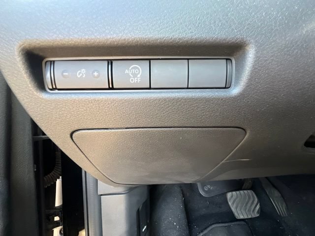 Used 2023 Nissan Rogue SV FWD image 24