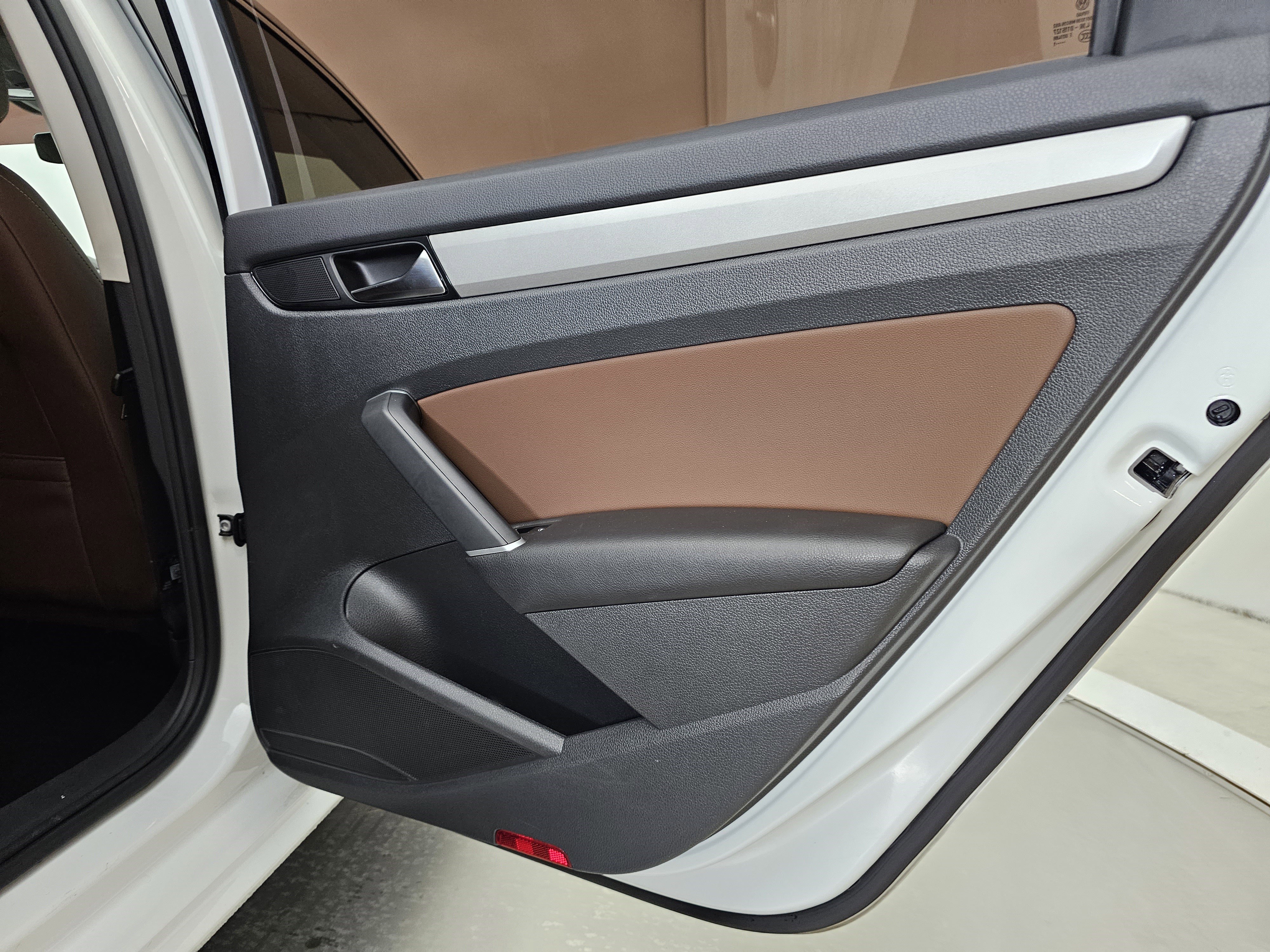 Used 2021 Volkswagen Passat 2.0T SE image 31