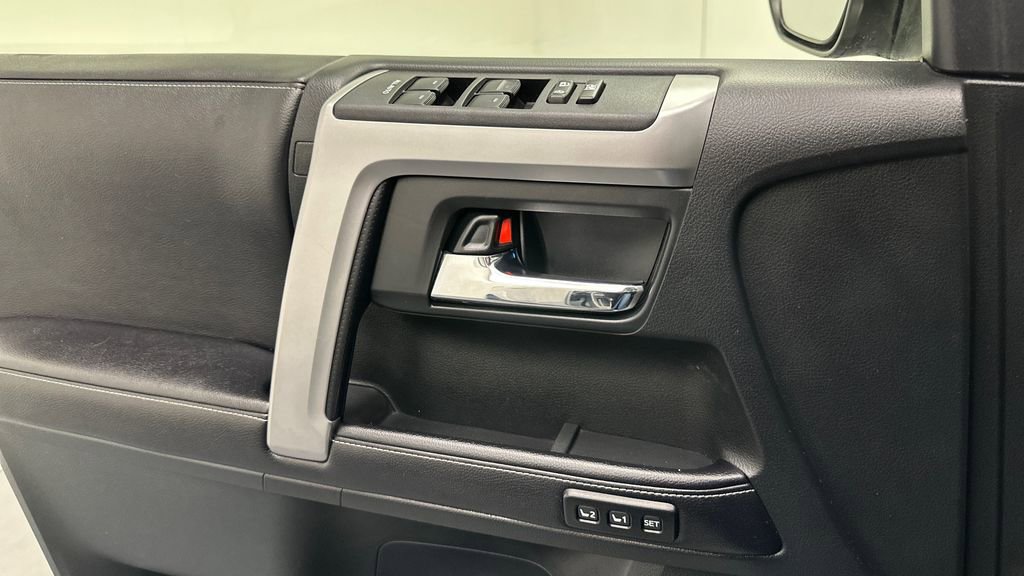 Used 2016 Toyota 4Runner Limited image 21