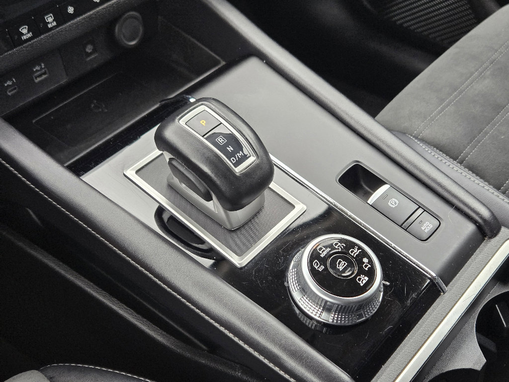 Used 2024 Mitsubishi Outlander SE image 9