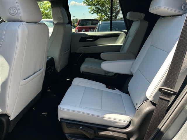 Used 2025 Chevrolet Tahoe Premier AWD/4WD image 16