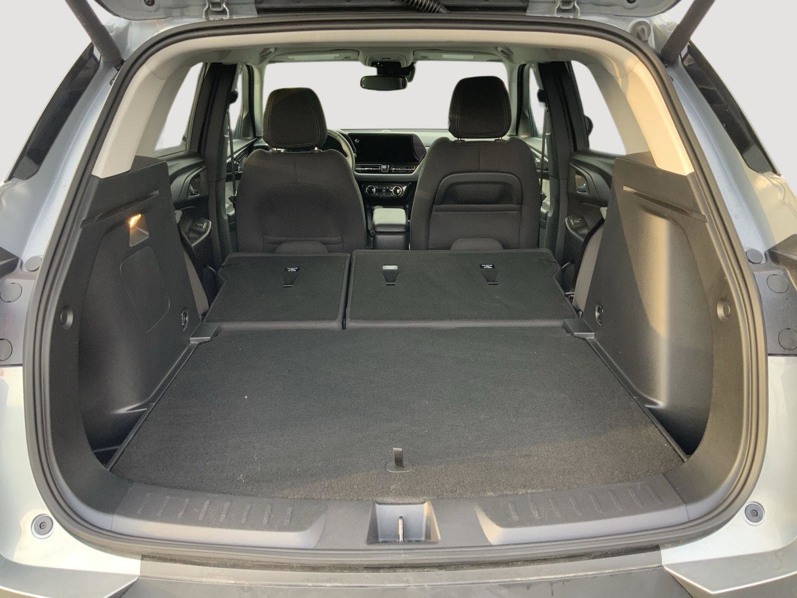 Used 2025 Chevrolet TrailBlazer LT w/ Convenience Package image 12