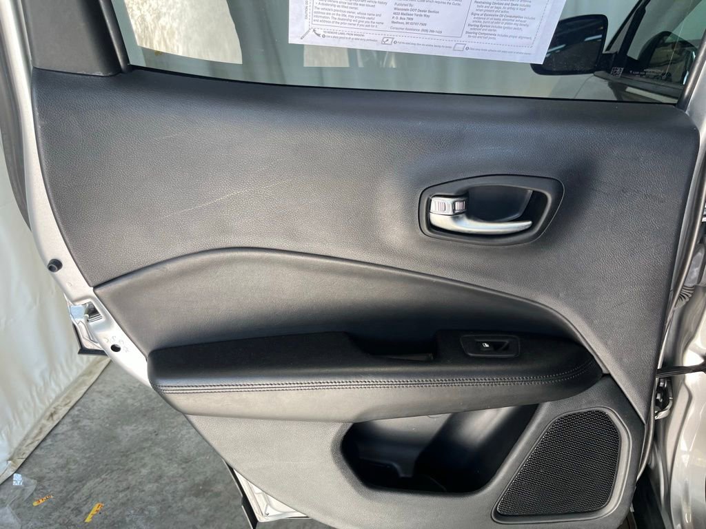 Used 2021 Jeep Compass Latitude image 24