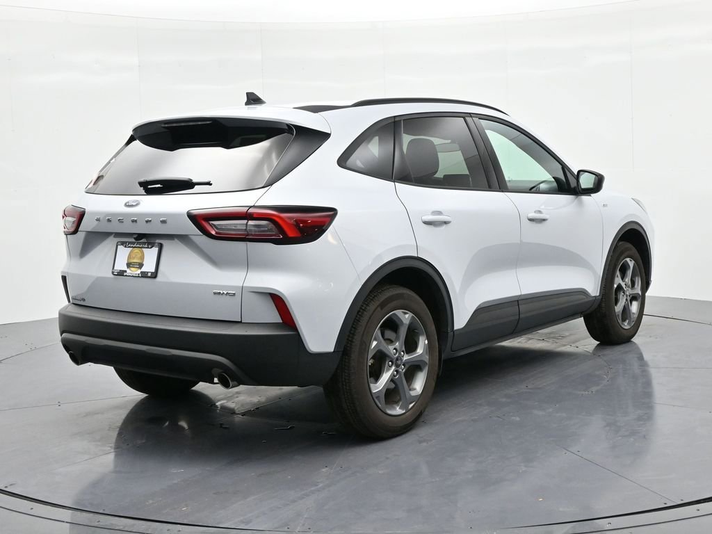 Used 2025 Ford Escape ST-Line image 6