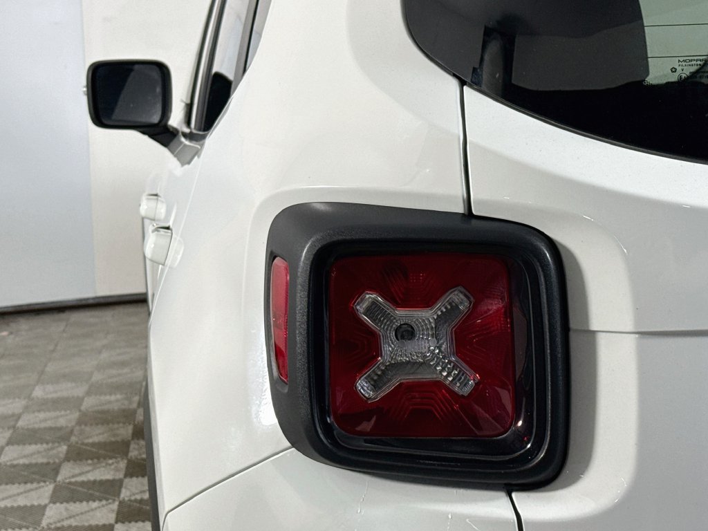 Used 2018 Jeep Renegade Altitude w/ Popular Equipment Group FWD image 35