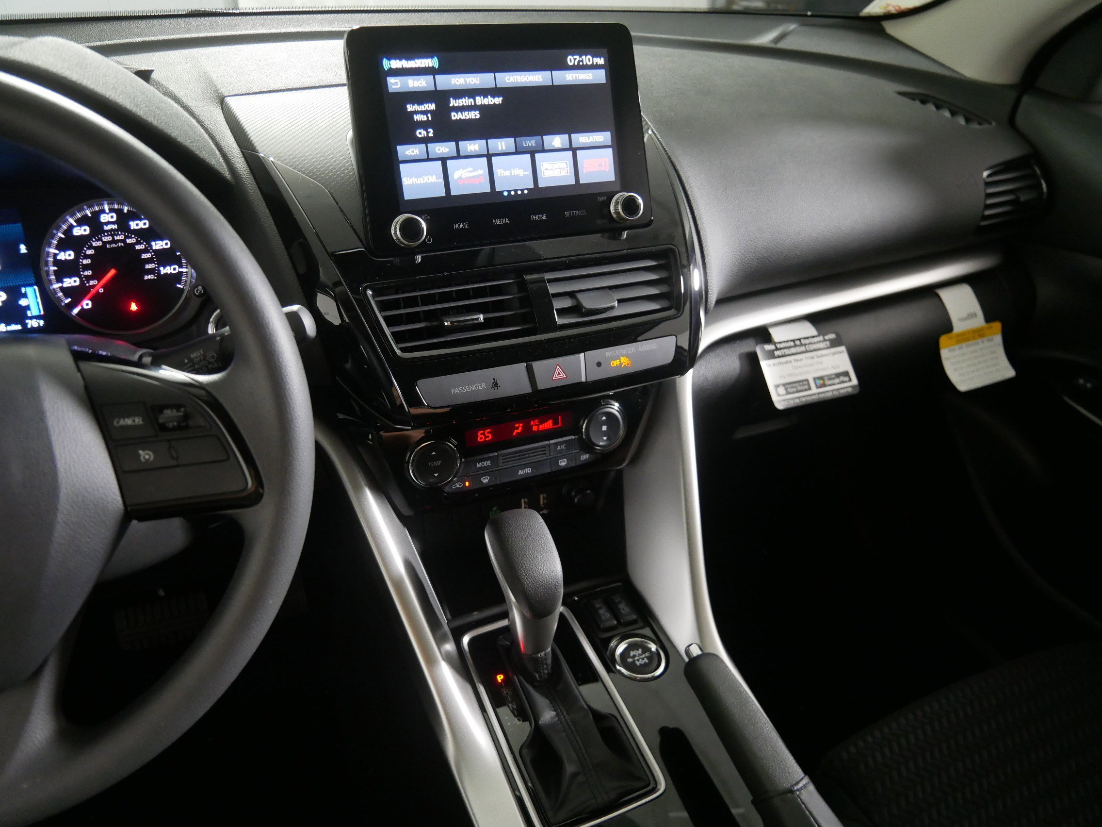 New 2025 Mitsubishi Eclipse Cross LE image 5