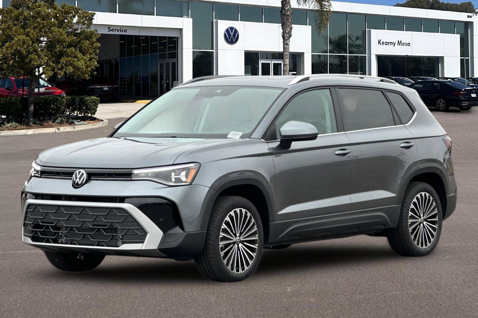 New 2026 Volkswagen Taos SE FWD image 8