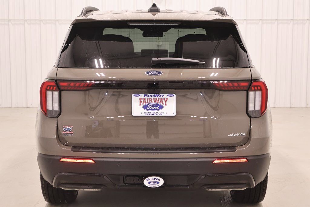 New 2026 Ford Explorer ST-Line w/ ST-Line Street Pack image 8