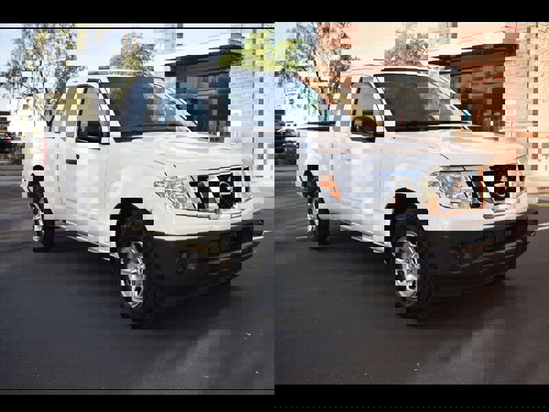 Used 2019 Nissan Frontier S image 2