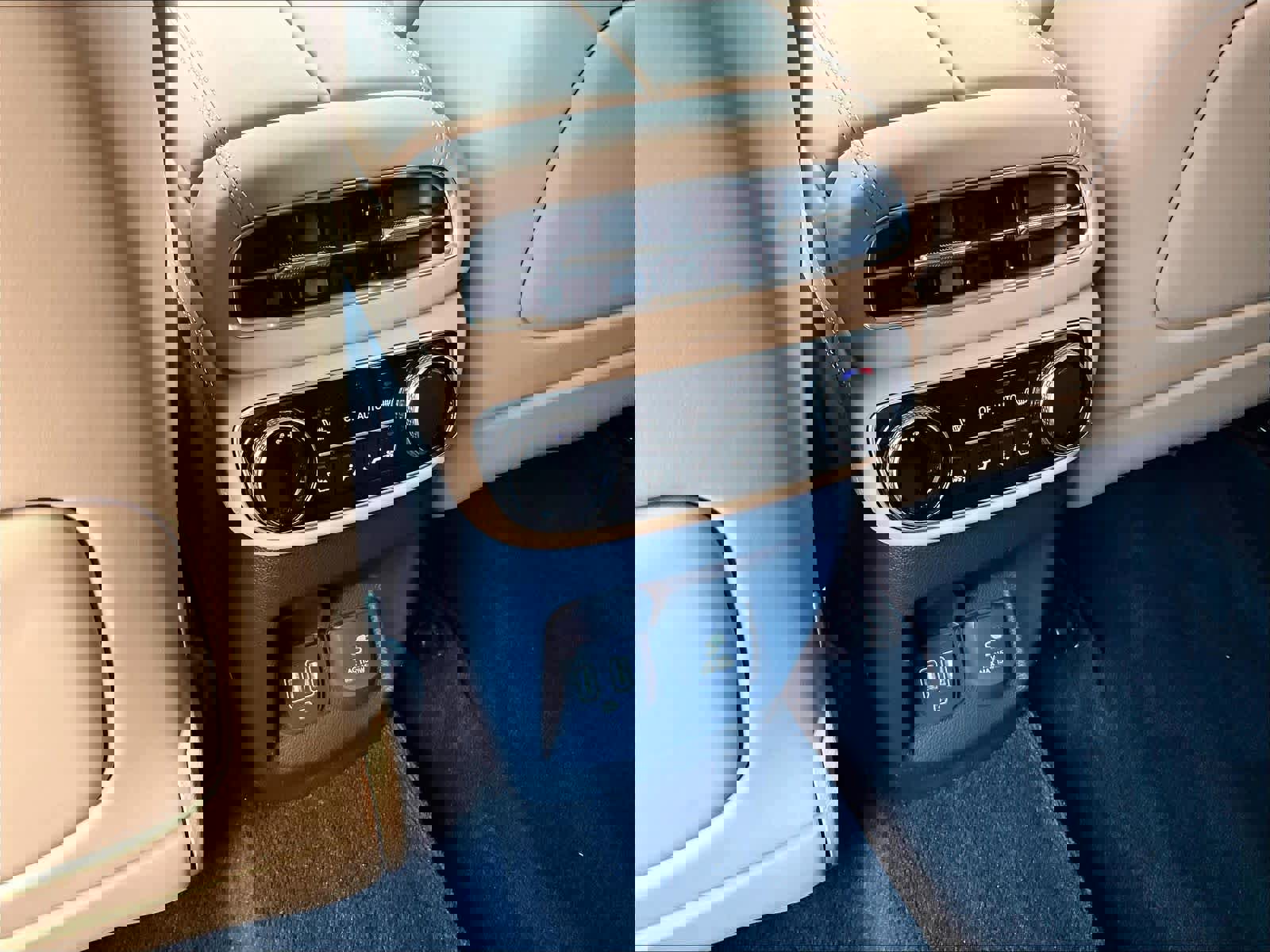 Used 2024 Genesis GV80 3.5T AWD/4WD image 32