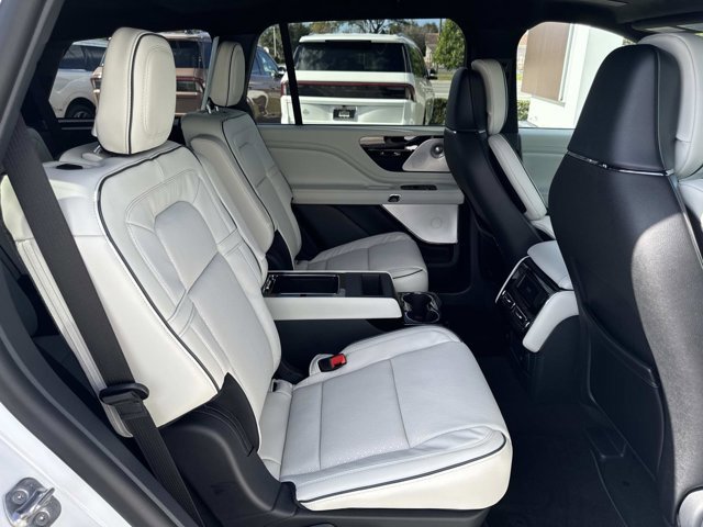 New 2026 Lincoln Aviator Black Label w/ Dynamic Handling Package image 22