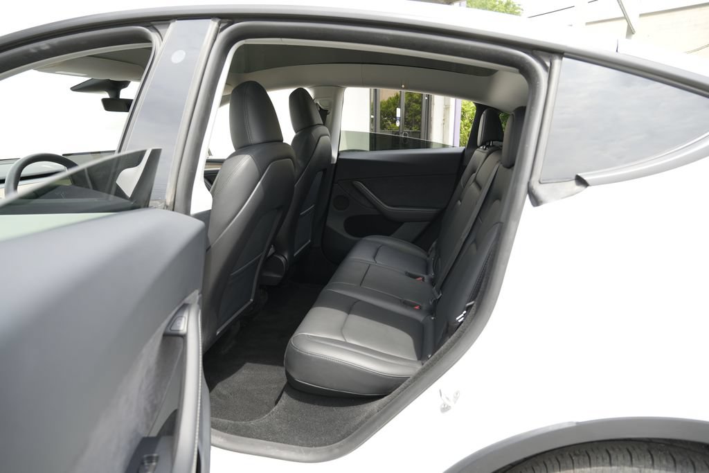 Used 2023 Tesla Model Y AWD image 25