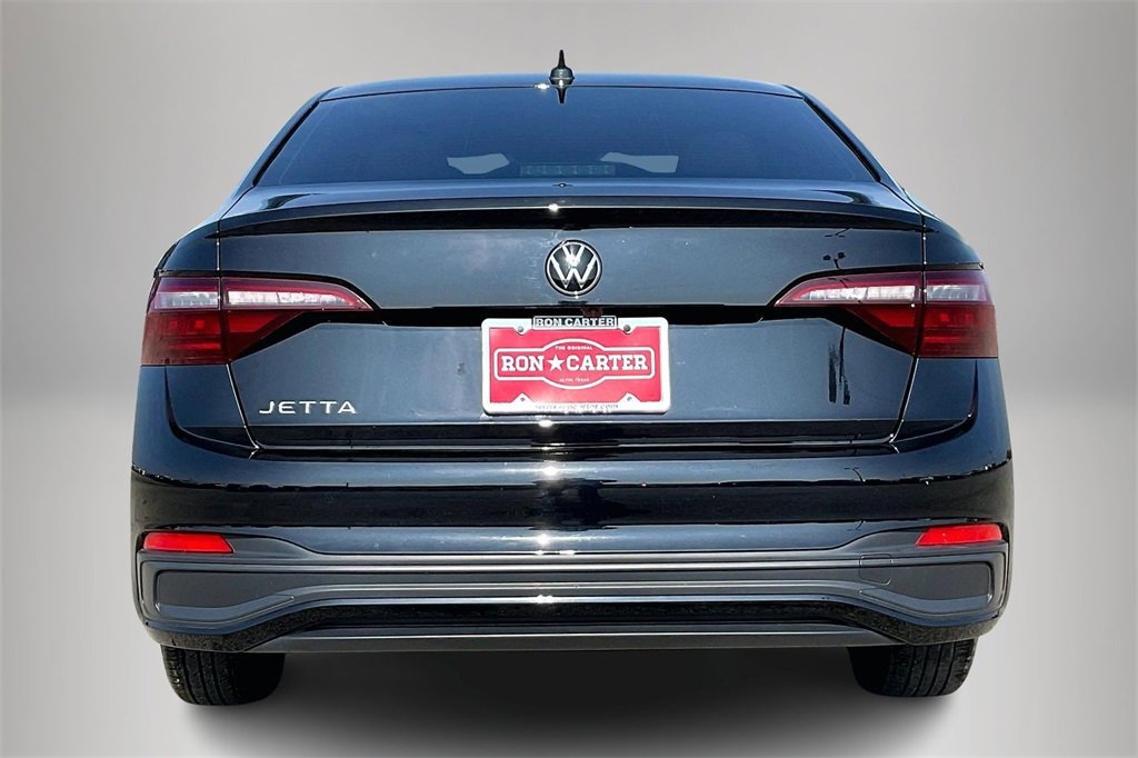 Used 2024 Volkswagen Jetta Sport image 6