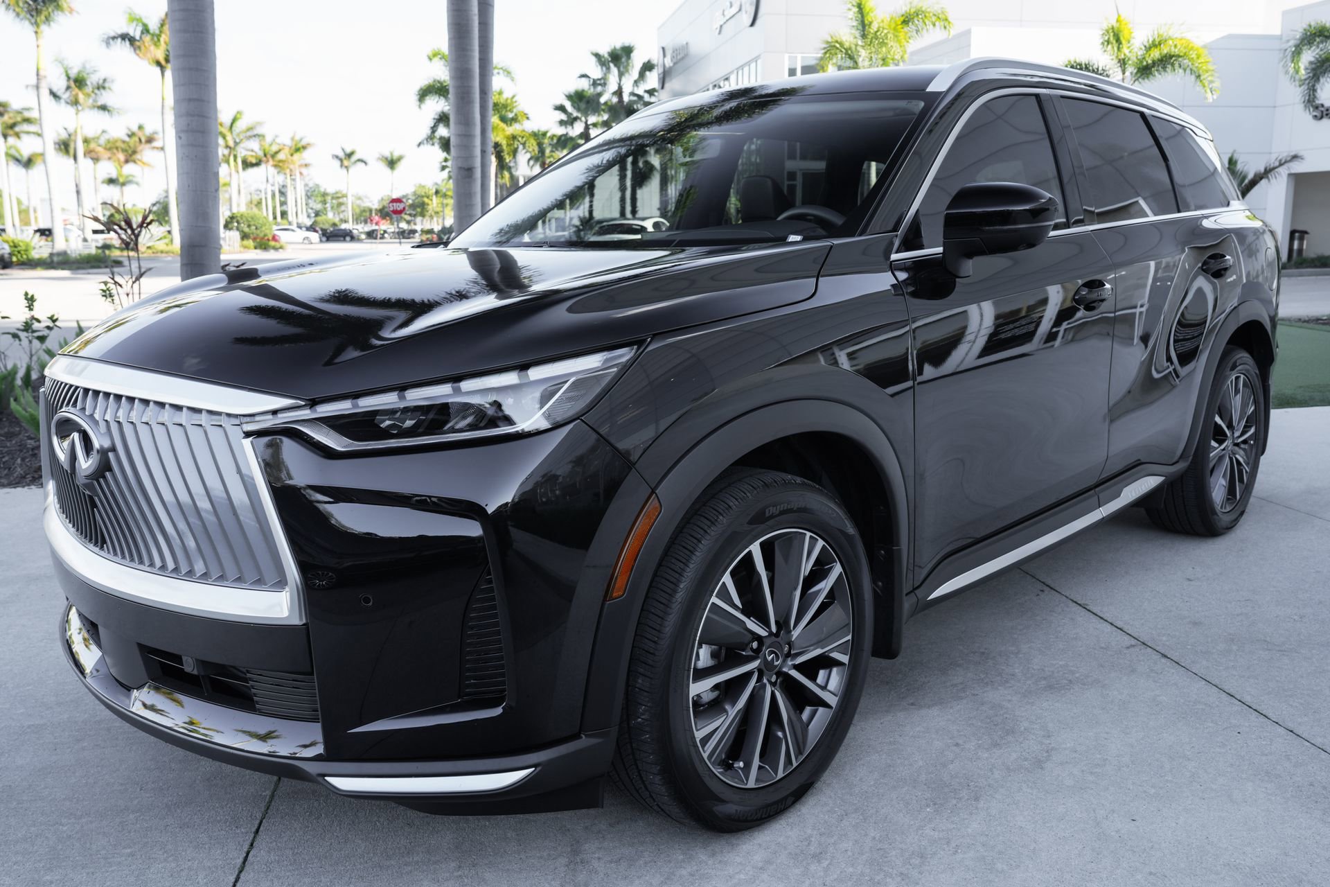 Used 2026 INFINITI QX60 Luxe w/ Cargo Package image 4