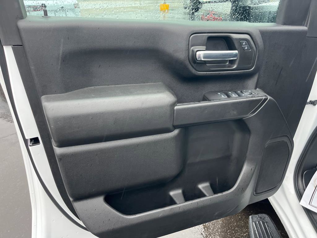 Used 2025 Chevrolet Silverado 2500 Custom w/ Custom Value Package image 18