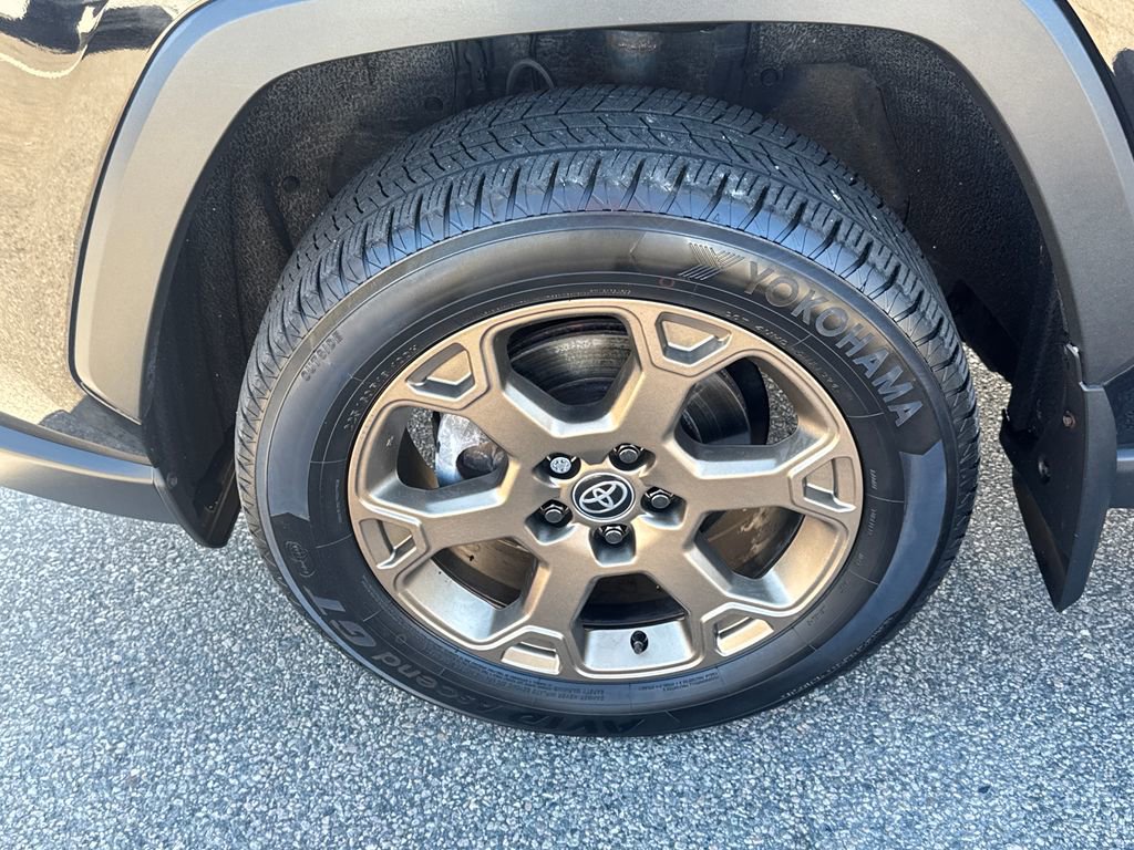 Used 2023 Toyota RAV4 AWD Hybrid image 37
