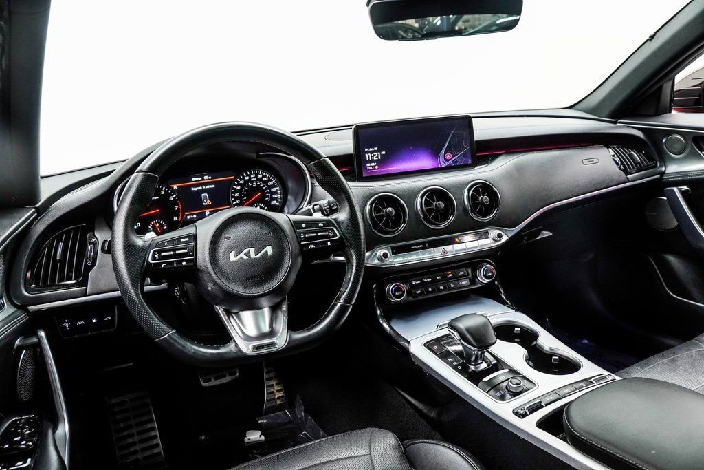 Used 2023 Kia Stinger GT2 image 5