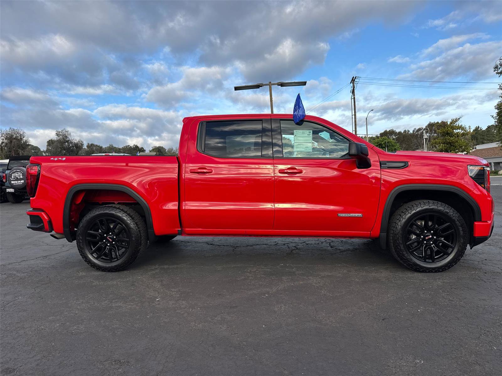 Used 2023 GMC Sierra 1500 Elevation AWD/4WD image 7