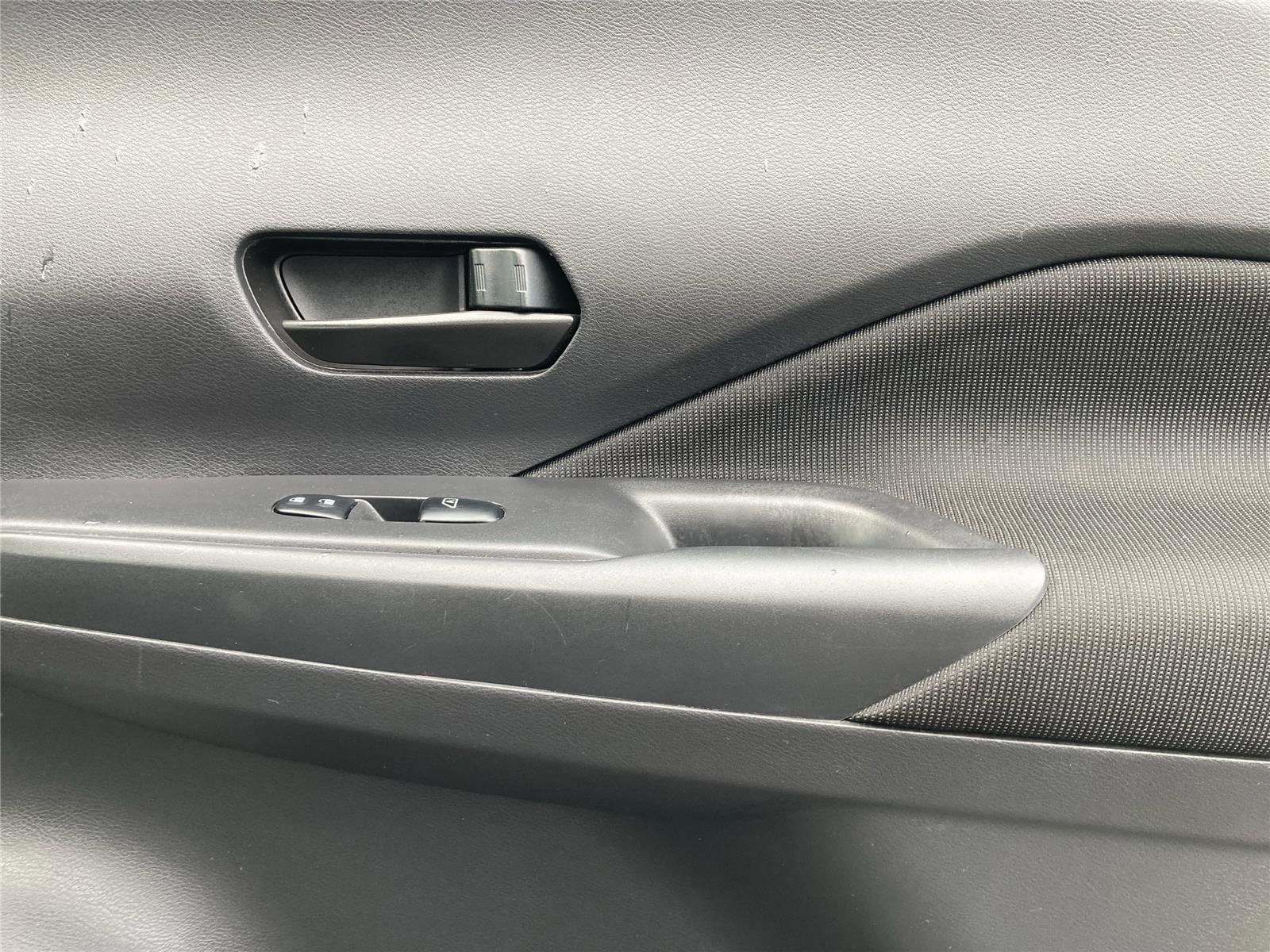 Used 2023 Nissan Kicks S image 31