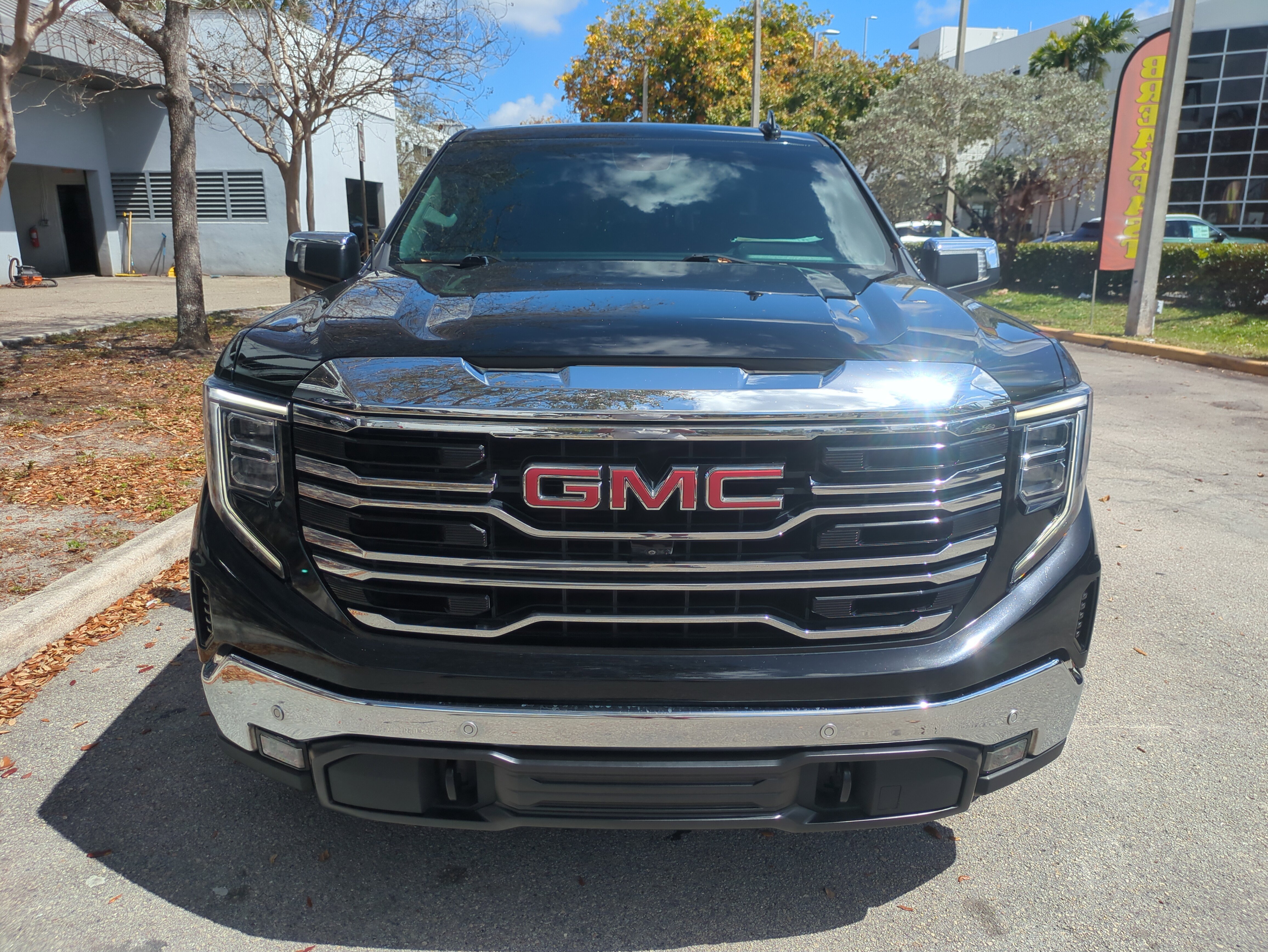 Used 2023 GMC Sierra 1500 SLT w/ SLT Premium Package image 3