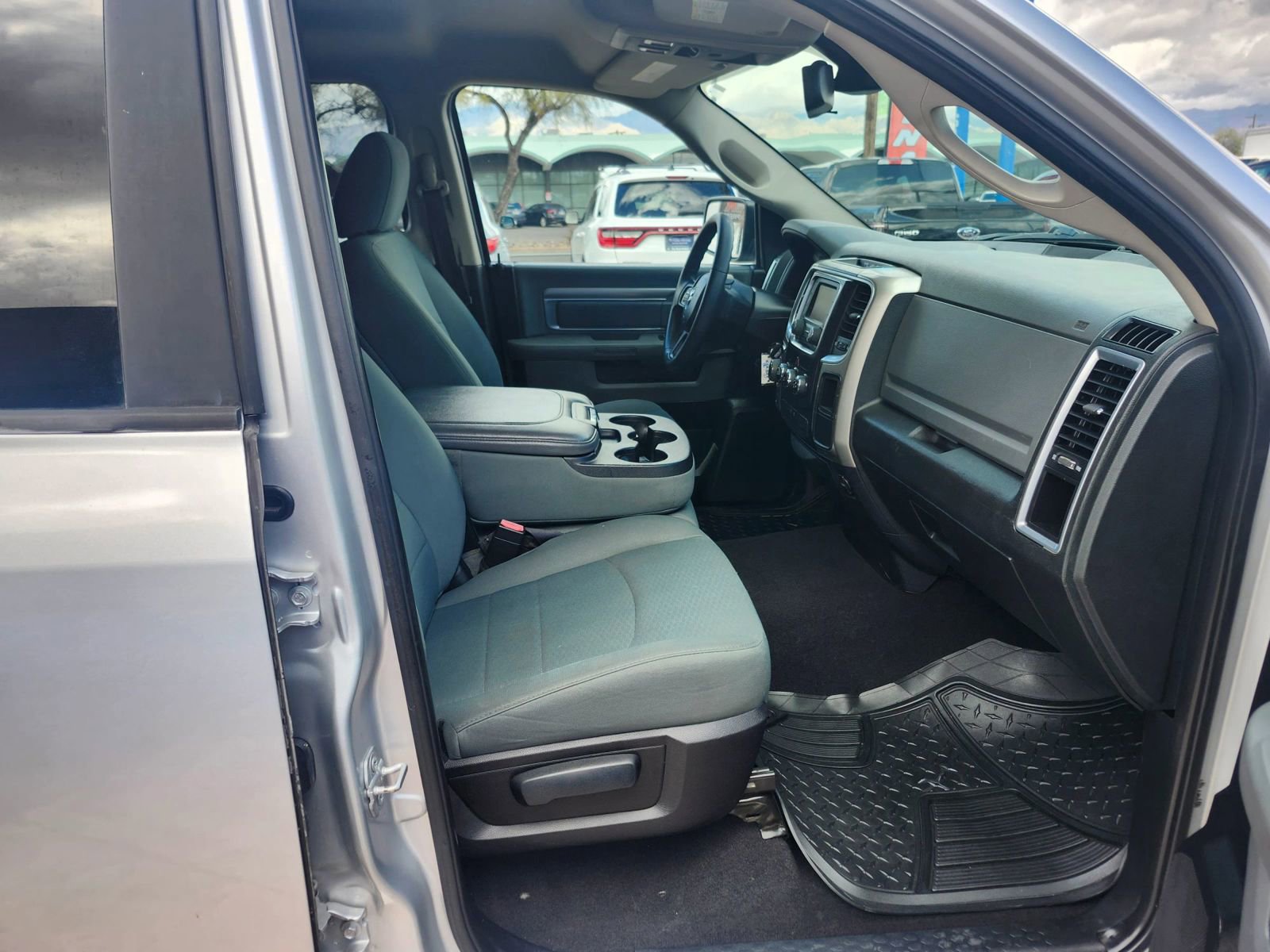Used 2015 RAM 1500 Classic SLT image 22