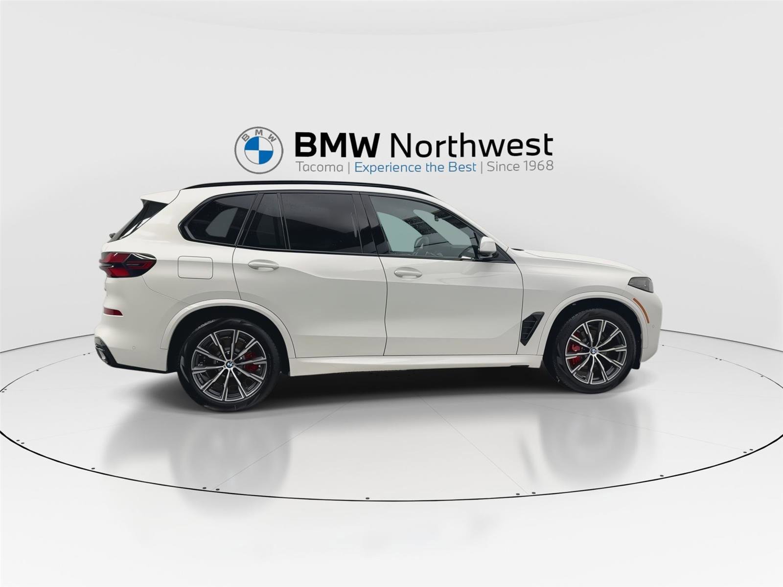 New 2026 BMW X5 xDrive50e w/ M Sport Package image 4