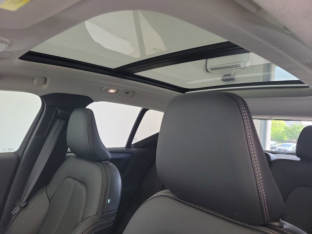 New 2026 Volvo XC40 B4 Core image 19