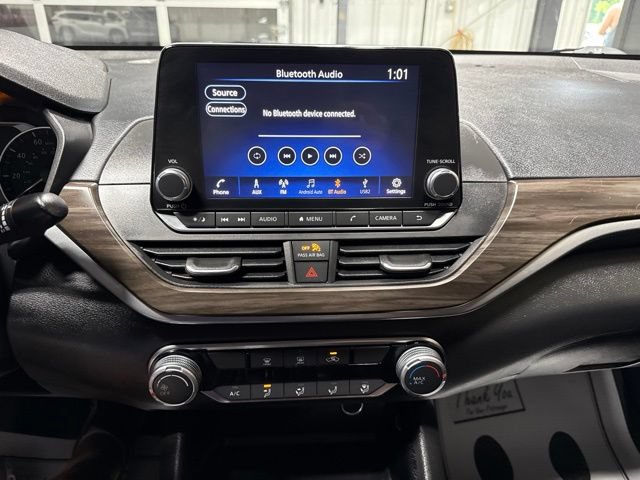Used 2024 Nissan Altima 2.5 SV FWD image 8