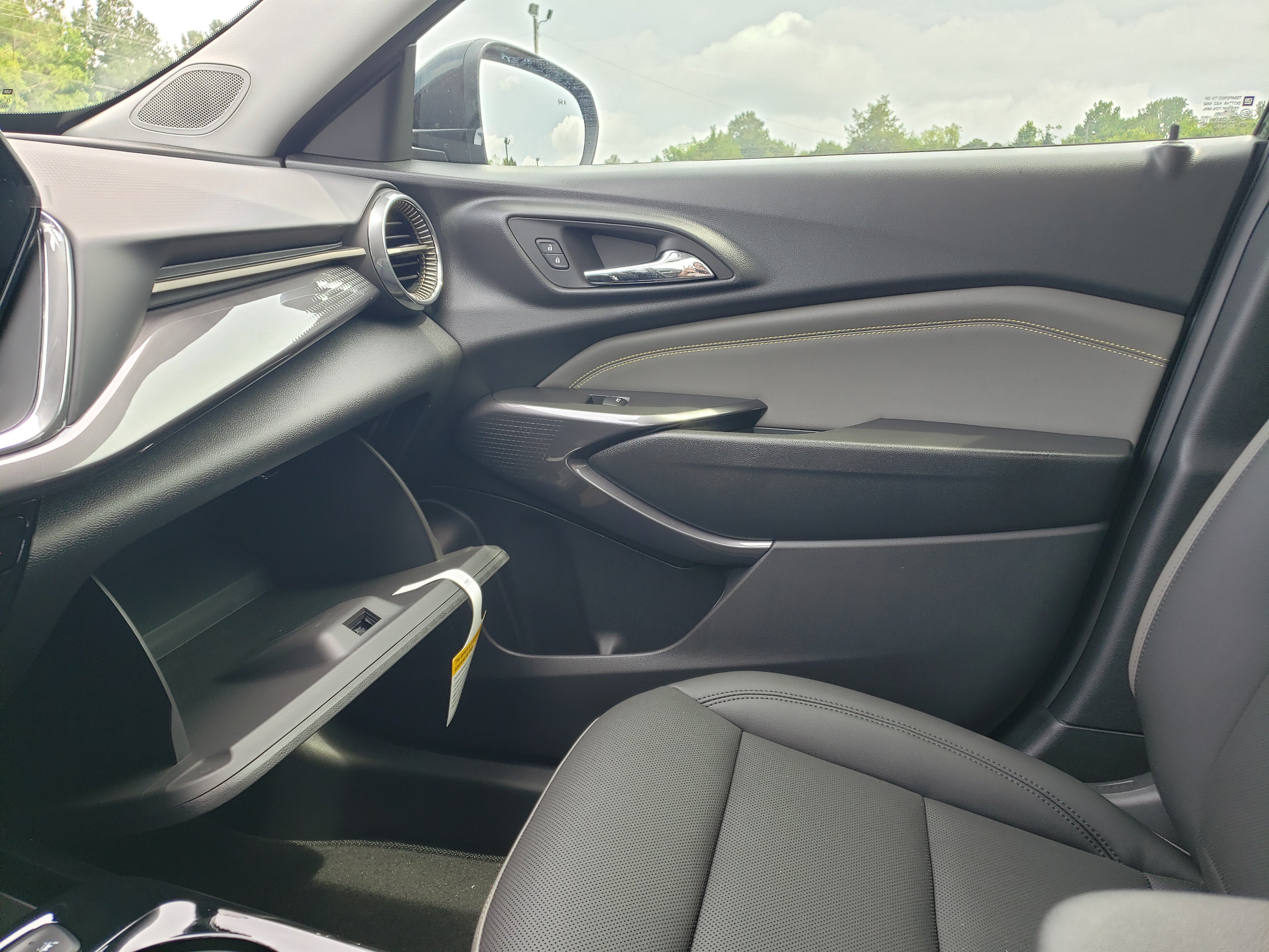 New 2026 Chevrolet Trax ACTIV w/ Driver Confidence Package FWD image 26
