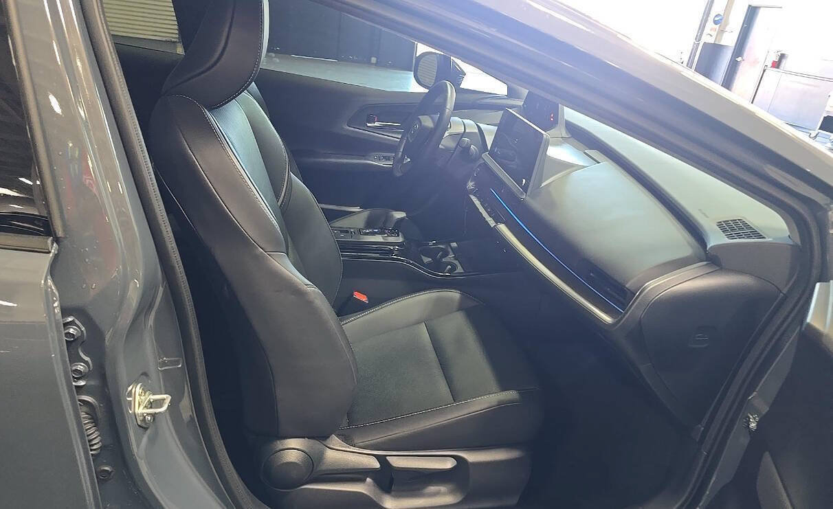 Used 2025 Toyota Prius XLE AWD/4WD image 10