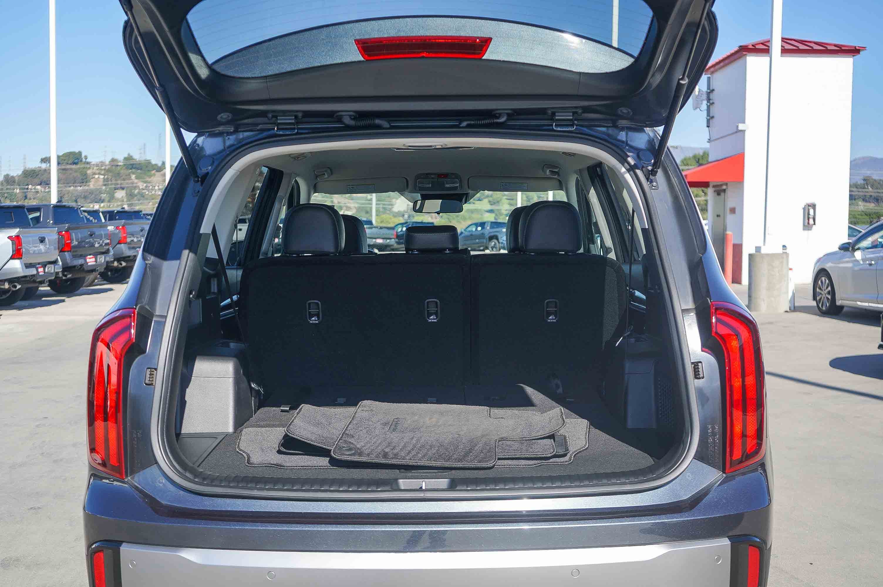 Used 2024 Kia Telluride LX image 27