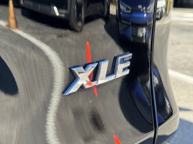 Used 2020 Toyota RAV4 XLE Premium image 12