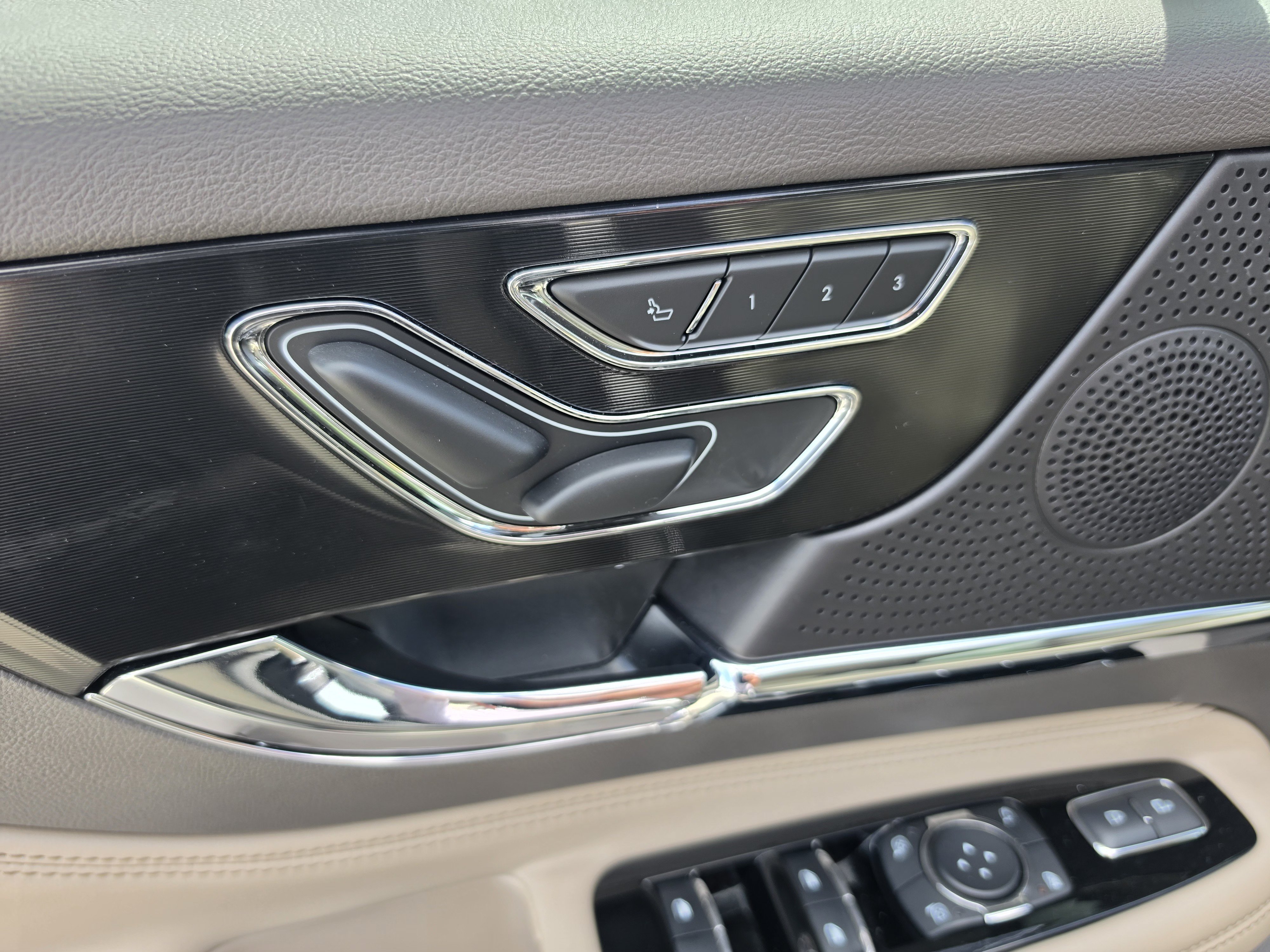 Certified 2024 Lincoln Corsair Reserve FWD image 35