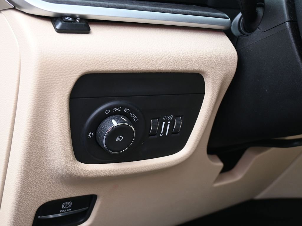 Used 2021 Jeep Grand Cherokee L Limited image 16