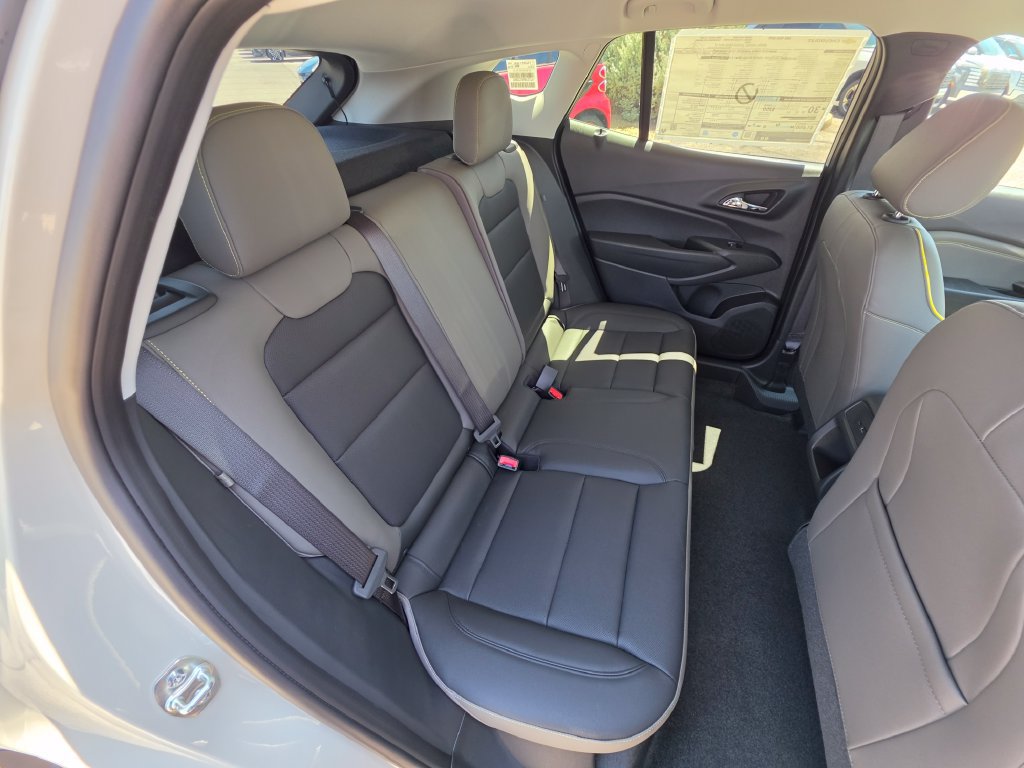 New 2026 Chevrolet Trax ACTIV w/ Driver Confidence Package FWD image 14