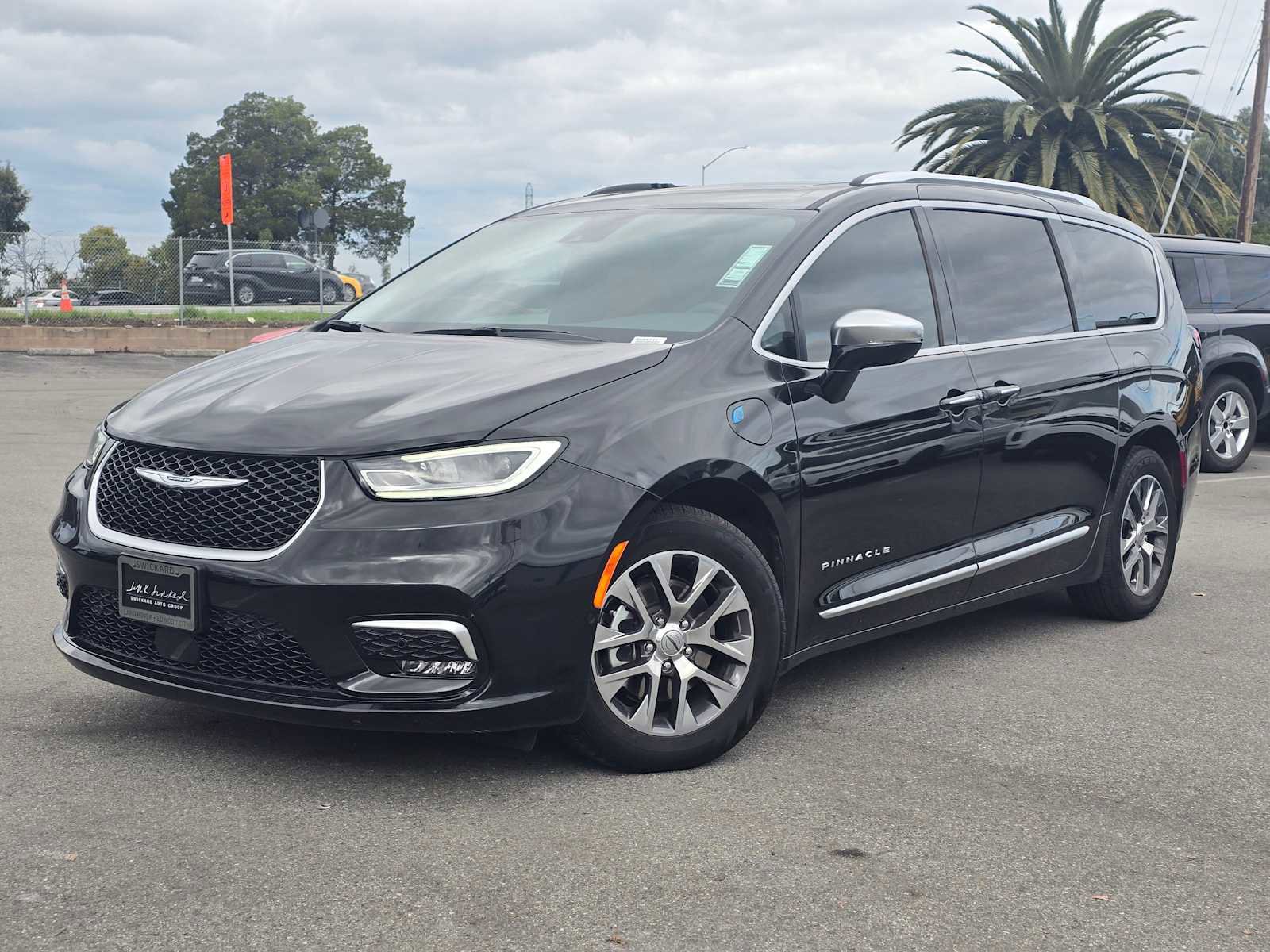 Used 2023 Chrysler Pacifica Pinnacle image 9