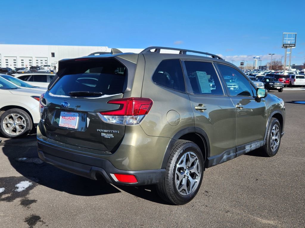 Certified 2023 Subaru Forester Premium image 5