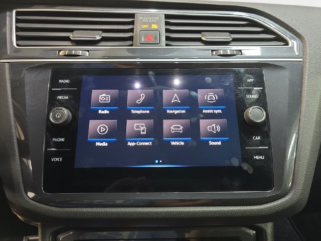 Used 2024 Volkswagen Tiguan SE R-Line FWD image 18