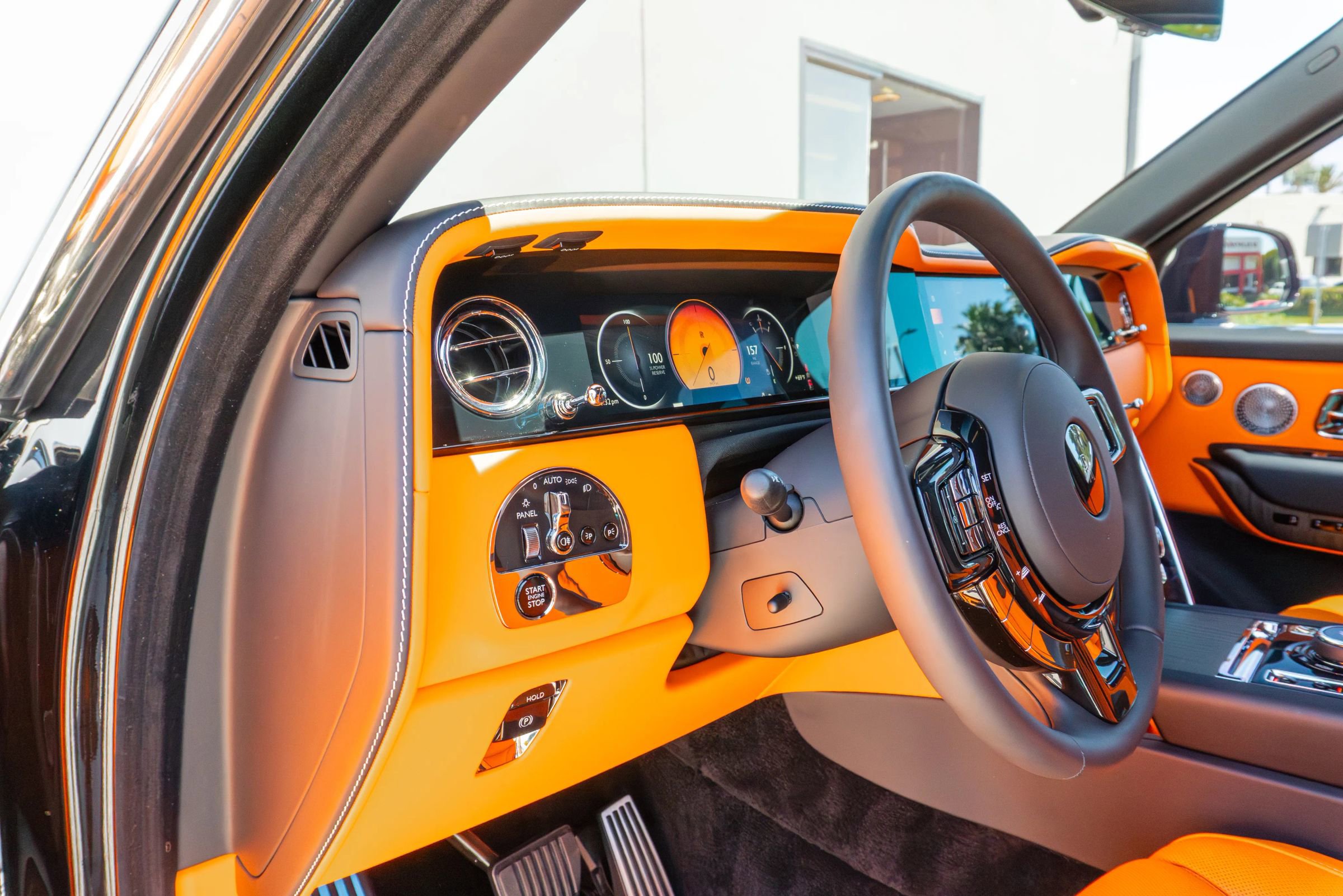 Used 2025 Rolls-Royce Cullinan image 75