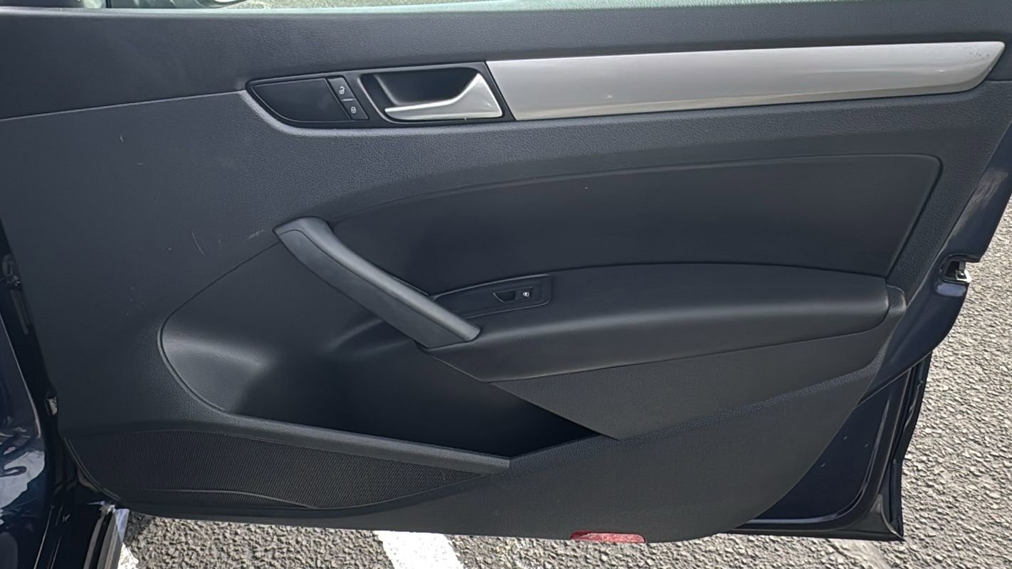 Used 2015 Volkswagen Passat 1.8T Limited Edition image 21