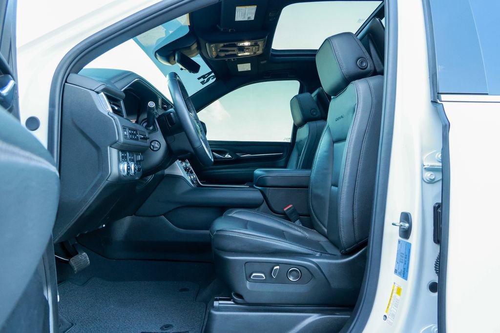Used 2024 GMC Yukon XL Denali w/ Advanced Technology Package image 54