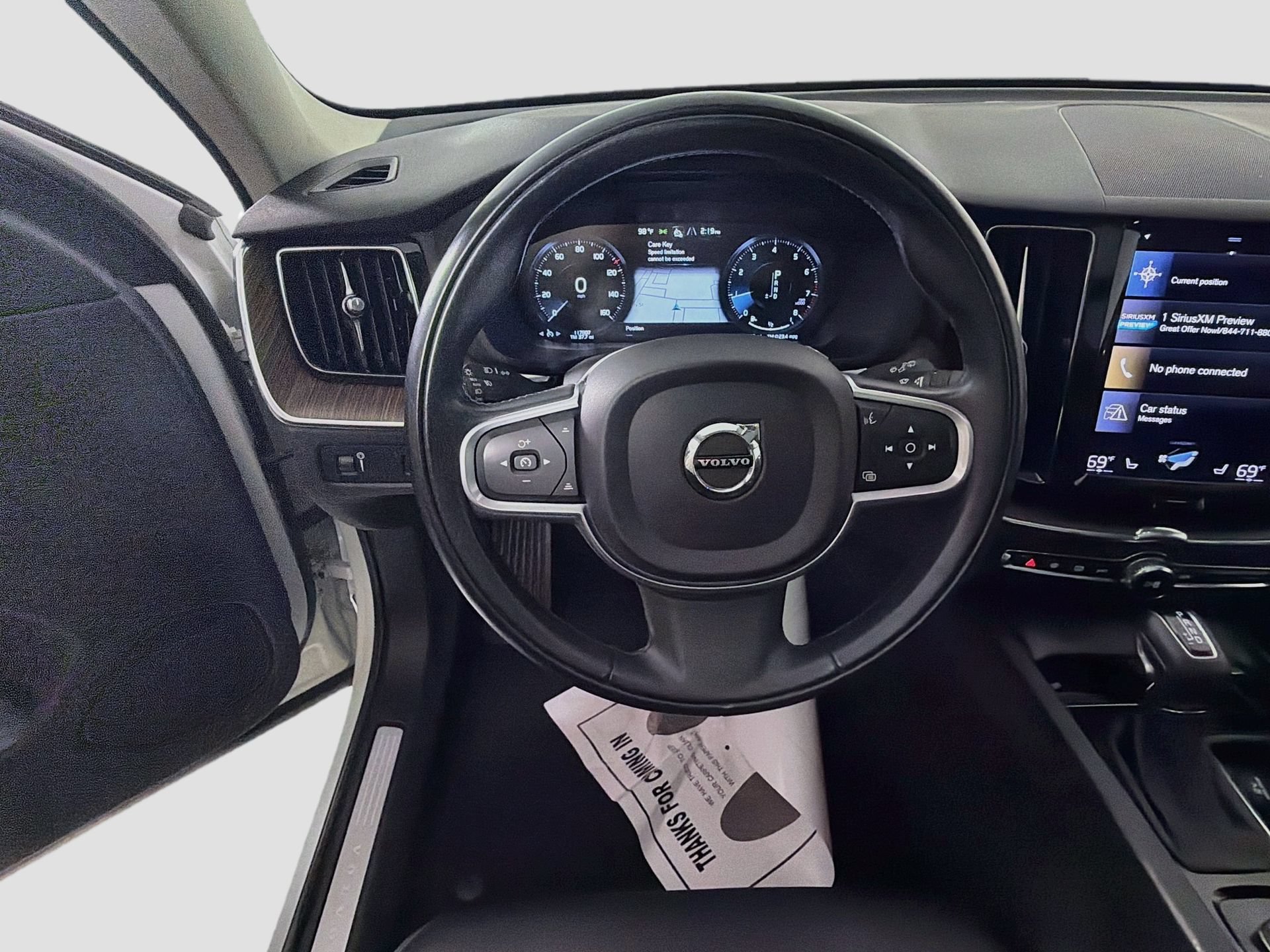 Used 2021 Volvo XC60 T5 Momentum w/ Premium Package FWD image 11