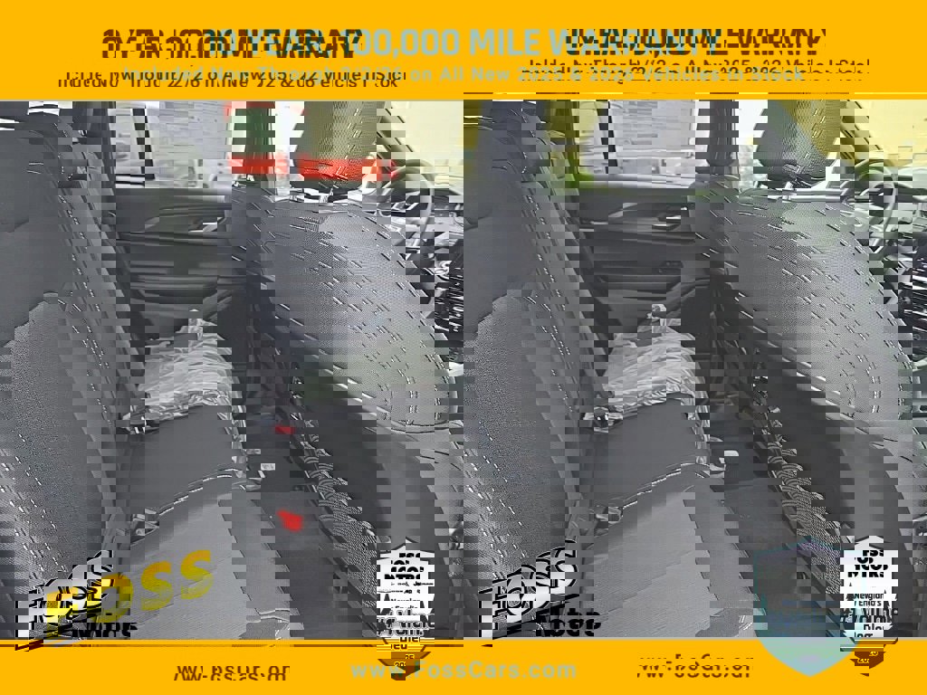 New 2025 Jeep Grand Cherokee Laredo X image 13