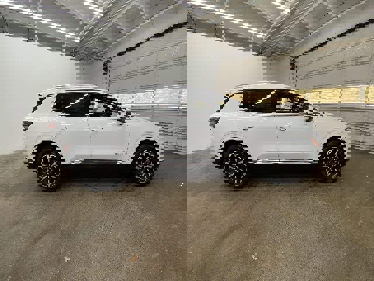 Used 2025 Chevrolet Equinox EV LT w/ Convenience Package image 7