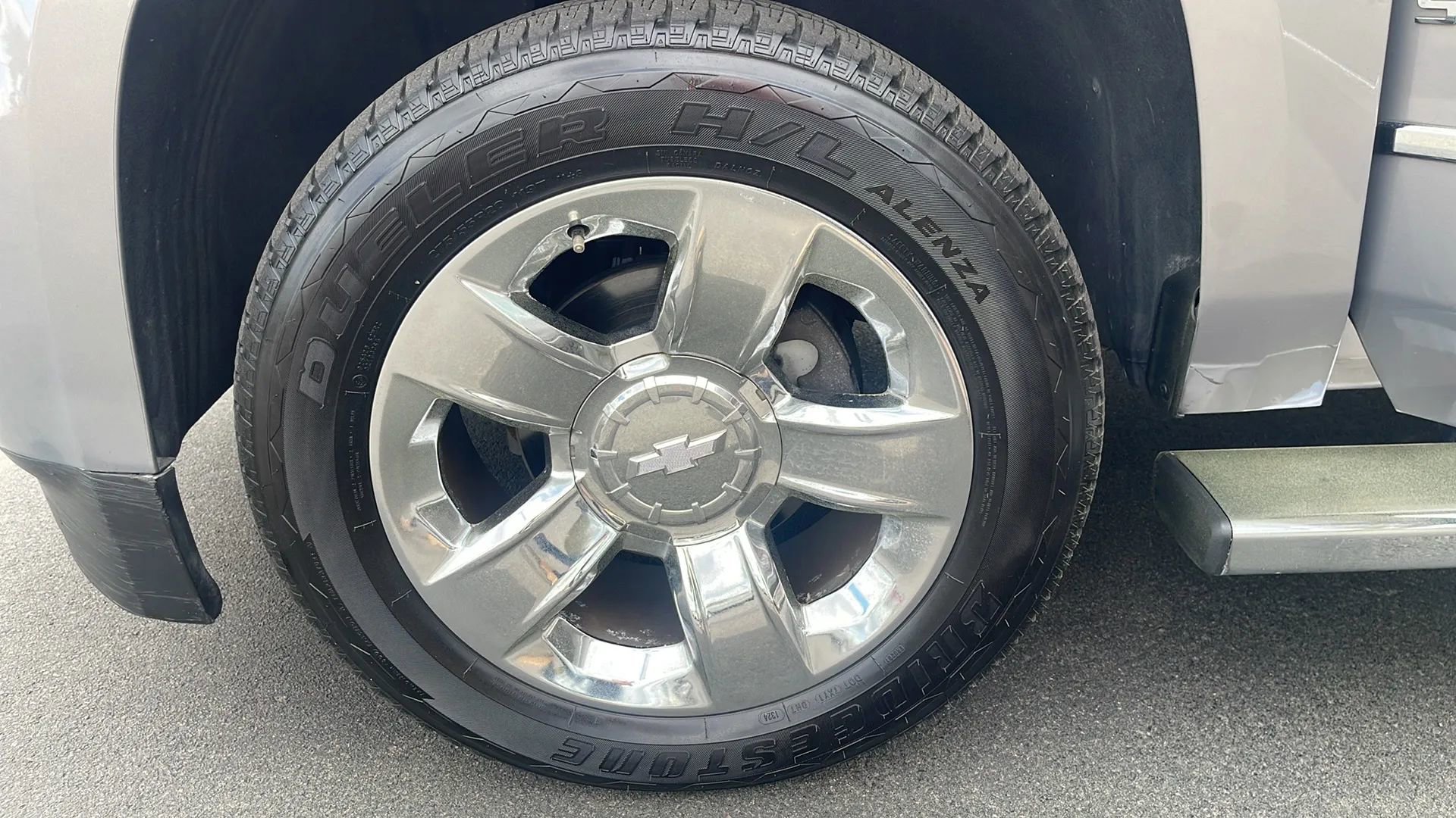 Used 2017 Chevrolet Suburban LT w/ LT Signature Package image 39