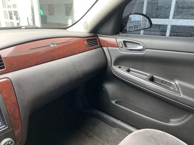 Used 2010 Chevrolet Impala LT w/ Convenience Package FWD image 11
