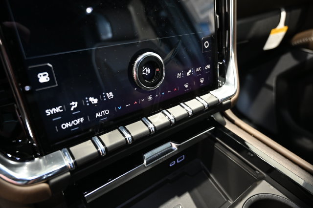 New 2026 GMC Yukon XL Denali Ultimate AWD/4WD image 21